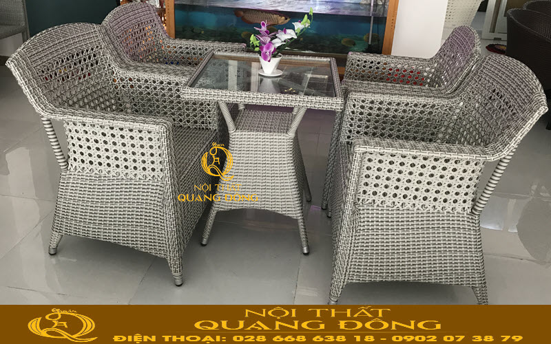 Mẫu bàn ghế cafe cao cấp QD-303 đan mắt cáo với những ô tròn thông thoáng