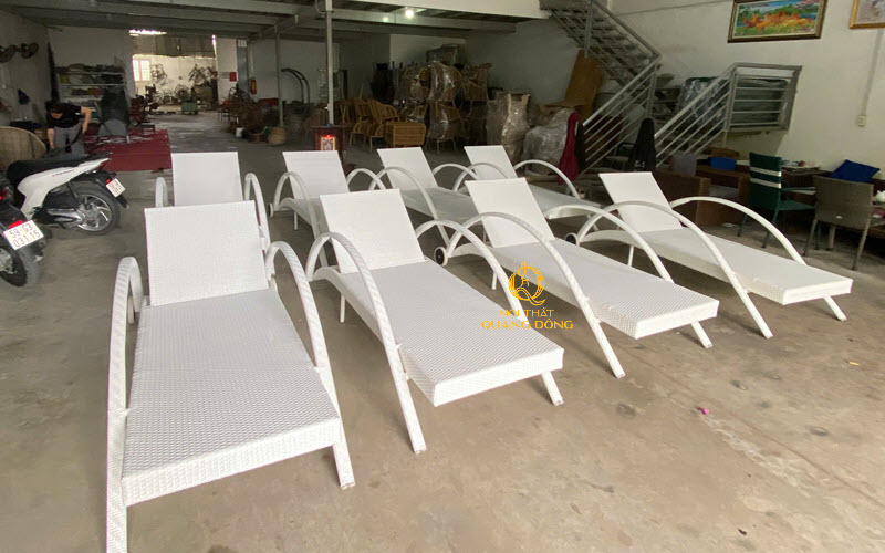Ghế nằm hồ bơi mây nhựa QD-1280 được đan bằng sợi mây nhựa cao cấp Ghế hồ bơi giả mây QD-1280 được đan tay thủ công bằng sợi mây nhựa cao cấp