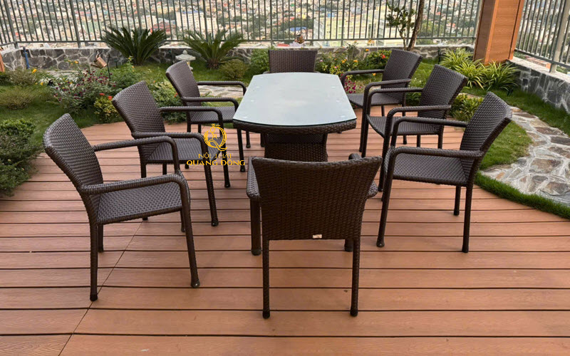 Bàn ghế giả mây QD - 2100 kiểu dáng hiện đại và hài hòa Bàn ghế mây nhựa Qd - 2100 thiết kế phù hợp với quán cafe