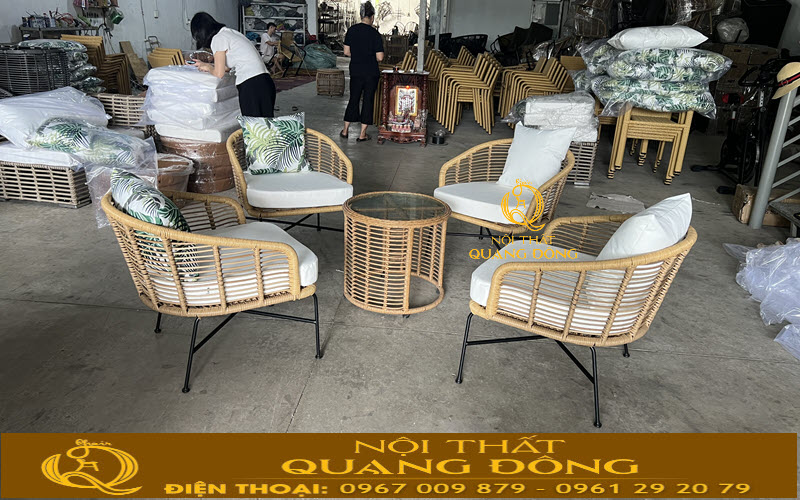 Bàn ghế giả mây QD-2116 được ghi hình tại xưởng Nội thất Quang Đông
