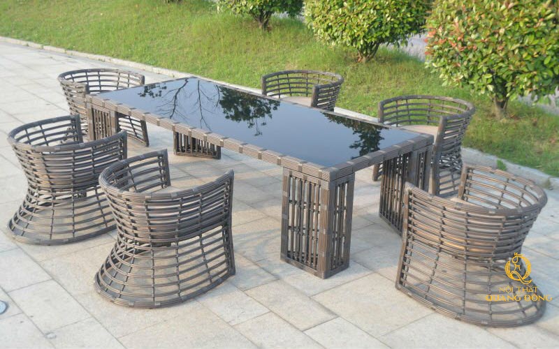 Mua bàn ghế giả mây tại xưởng bạn có thể tùy chỉnh theo yêu cầu