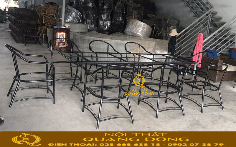 Chọn xưởng sản xuất trực tiếp để đặt bàn ghế giả mây