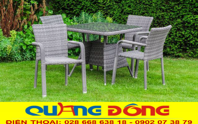 Bộ bàn ghế màu xám đẹp cho sân vườn Bàn ghế giả mây QD-324 màu xám giả đá đẹp cho sân vườn.